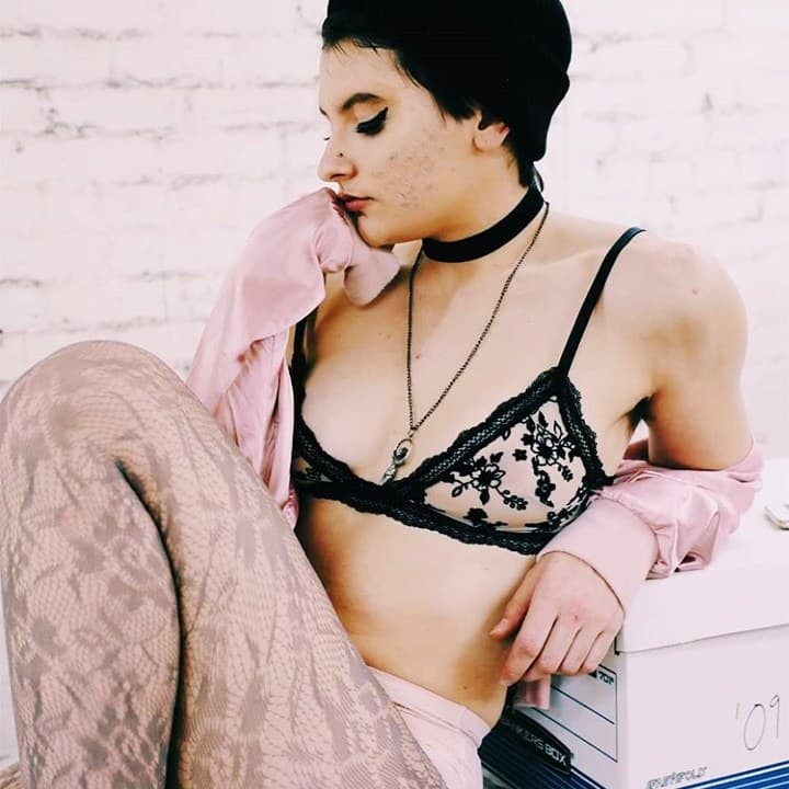 Daisy Spits